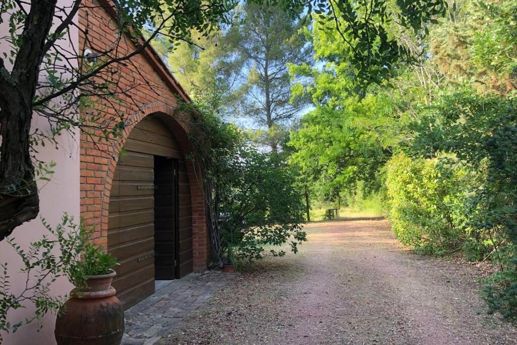 La Casa Nel Bosco Villa Lari Eksteriør bilde