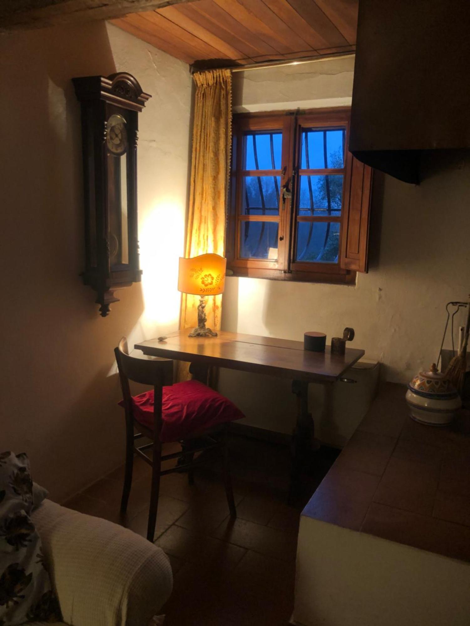 La Casa Nel Bosco Villa Lari Eksteriør bilde